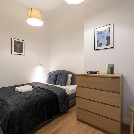 Central Grand Apartment With 5Bedrm 2Bathroom Budapest Bagian luar foto
