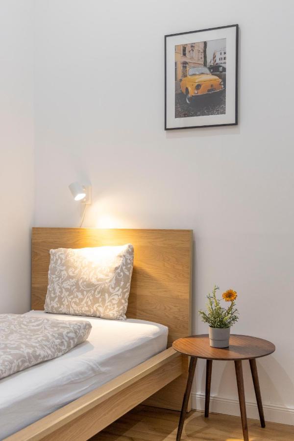 Central Grand Apartment With 5Bedrm 2Bathroom Budapest Bagian luar foto